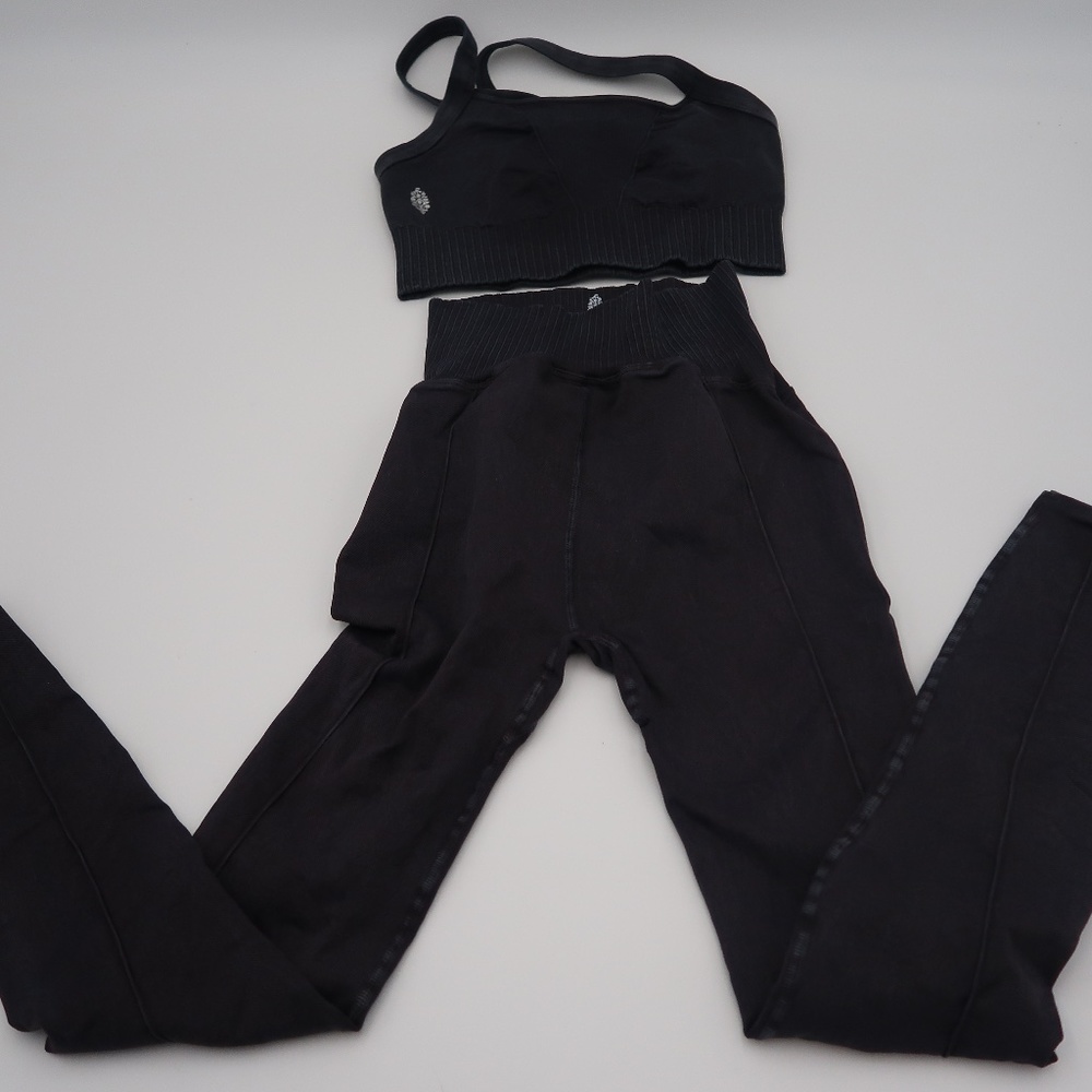 Free People XS/SMALL Sports Bra and Leggings Set Brand new